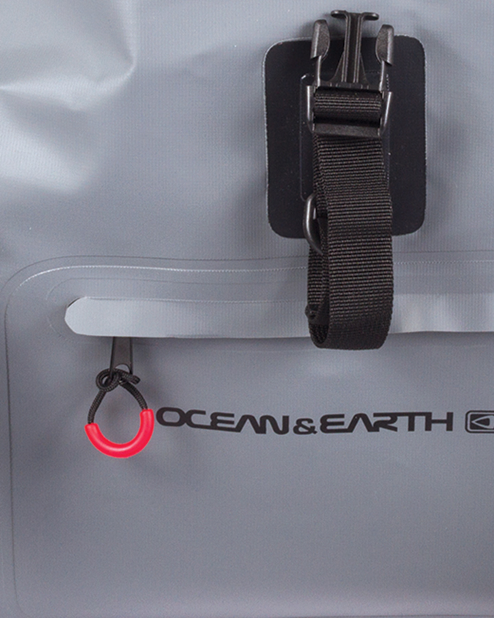 ONE WETSUIT DUFFLE BAG