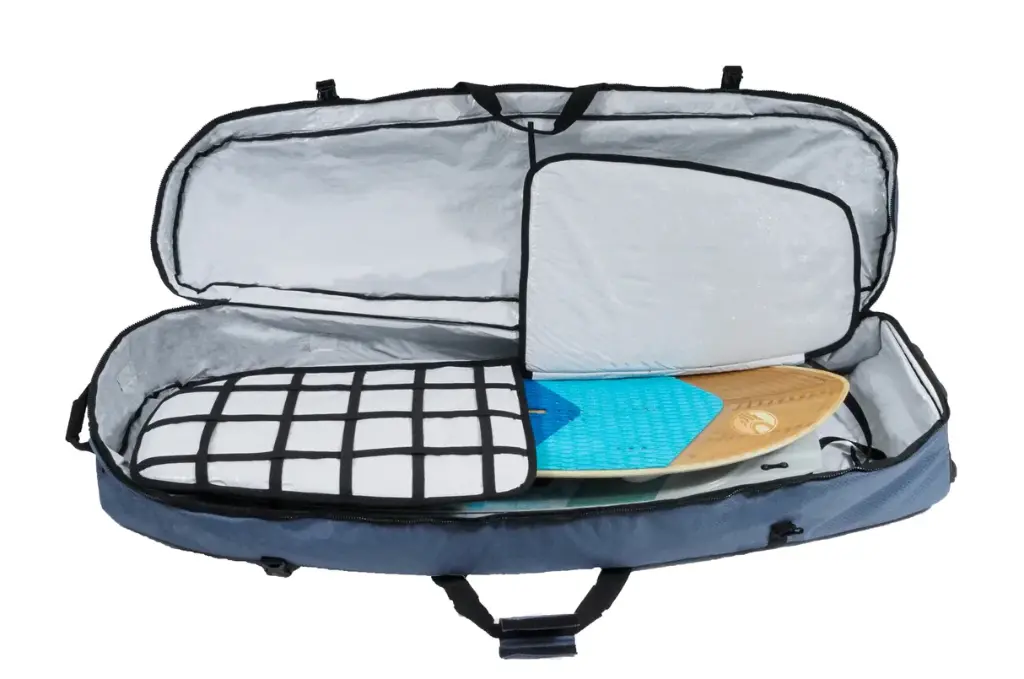 Dakine wing travel wagon board.webp